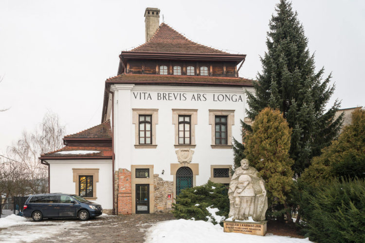 <em>Axis mundi: roadside shrines & crosses</em> <br>Karwacjans & Gładysz Museum