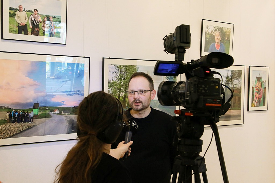 TV interview, image by Andrej Trebatický